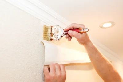 Pose de papier peint à Béhuard — revêtements muraux et toiles de verre
